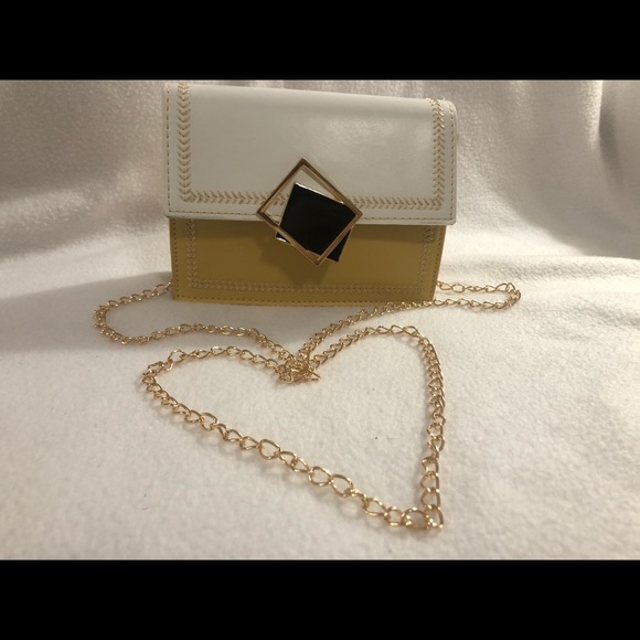 Cute mustard yellow crossbody - Picture 2 of 8